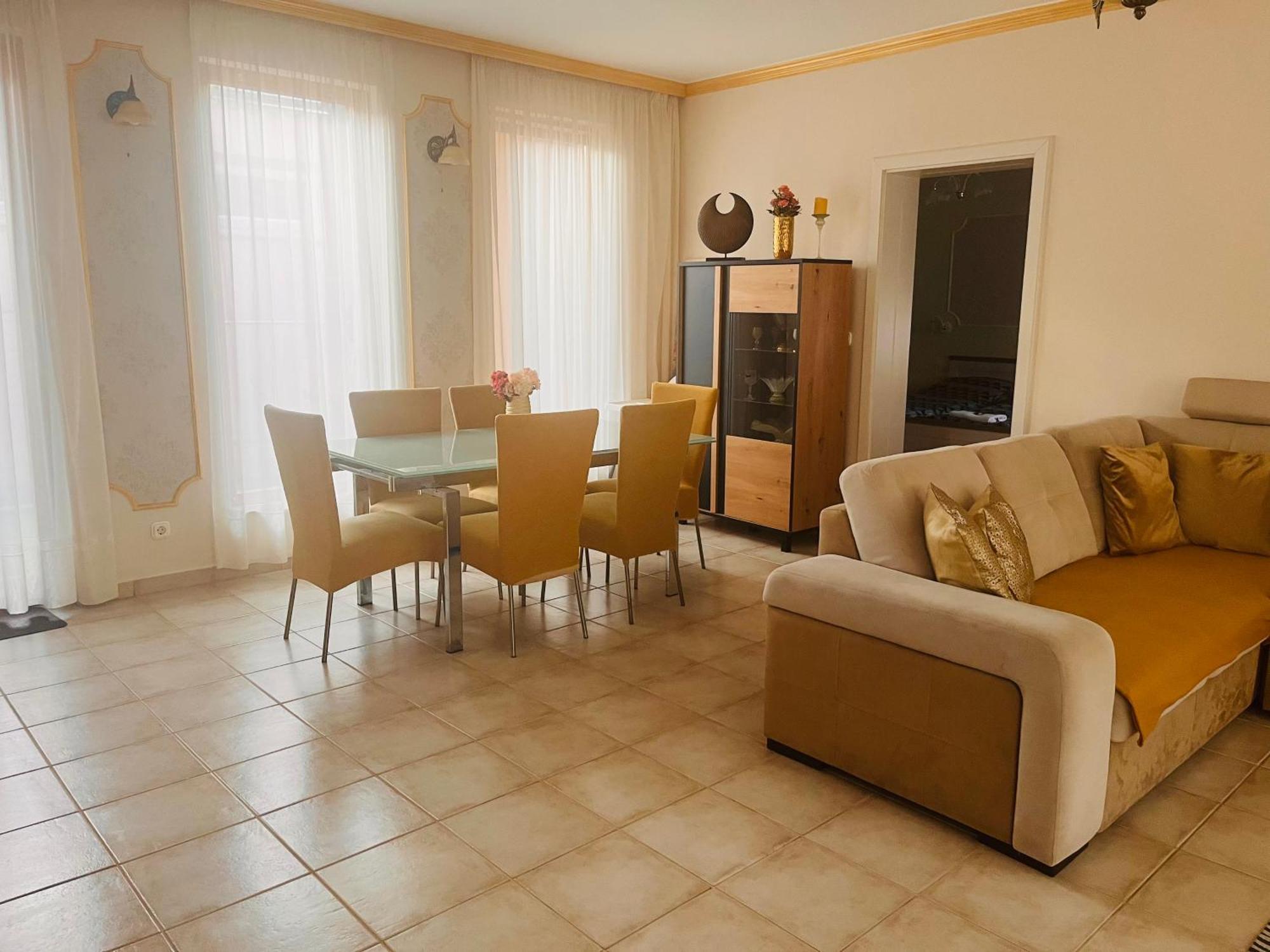 Aqua Azur Apartman Hajdúszoboszló المظهر الخارجي الصورة